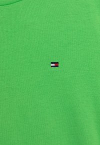 Tommy Hilfiger ESSENTIAL TEE UNISEX - T-shirt basic - spring lime