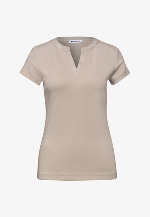 Beige kortærmet damebluse med en delt rund udskæring og figursyet pasform, lavet af blødt stof, mærket Street One.