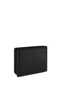 Billetera de cuero negro con textura rugosa, forma rectangular y múltiples ranuras para tarjetas, con costuras limpias y un diseño minimalista.