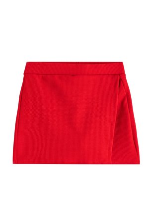 Shorts - red