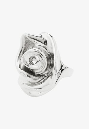 Sølvring formet som en stiliseret, abstrakt rose med glatte, polerede, buede kronblade og et åbent midterspiral design.