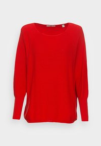 Pull en laine rouge tricoté avec un col rond, des manches longues ballon, une texture côtelée et des emmanchures abaissées. Conception plate sans motifs.