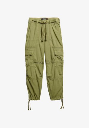 Pantalons cargo vert olive en tissu léger, avec plusieurs poches, taille élastique avec cordon de serrage et ourlets à la cheville.