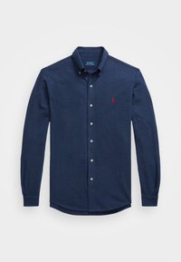 Mörkblå långärmad skjorta med knappar i bomullsblandat tyg, med klassisk krage och en liten röd broderad logotyp på bröstet.