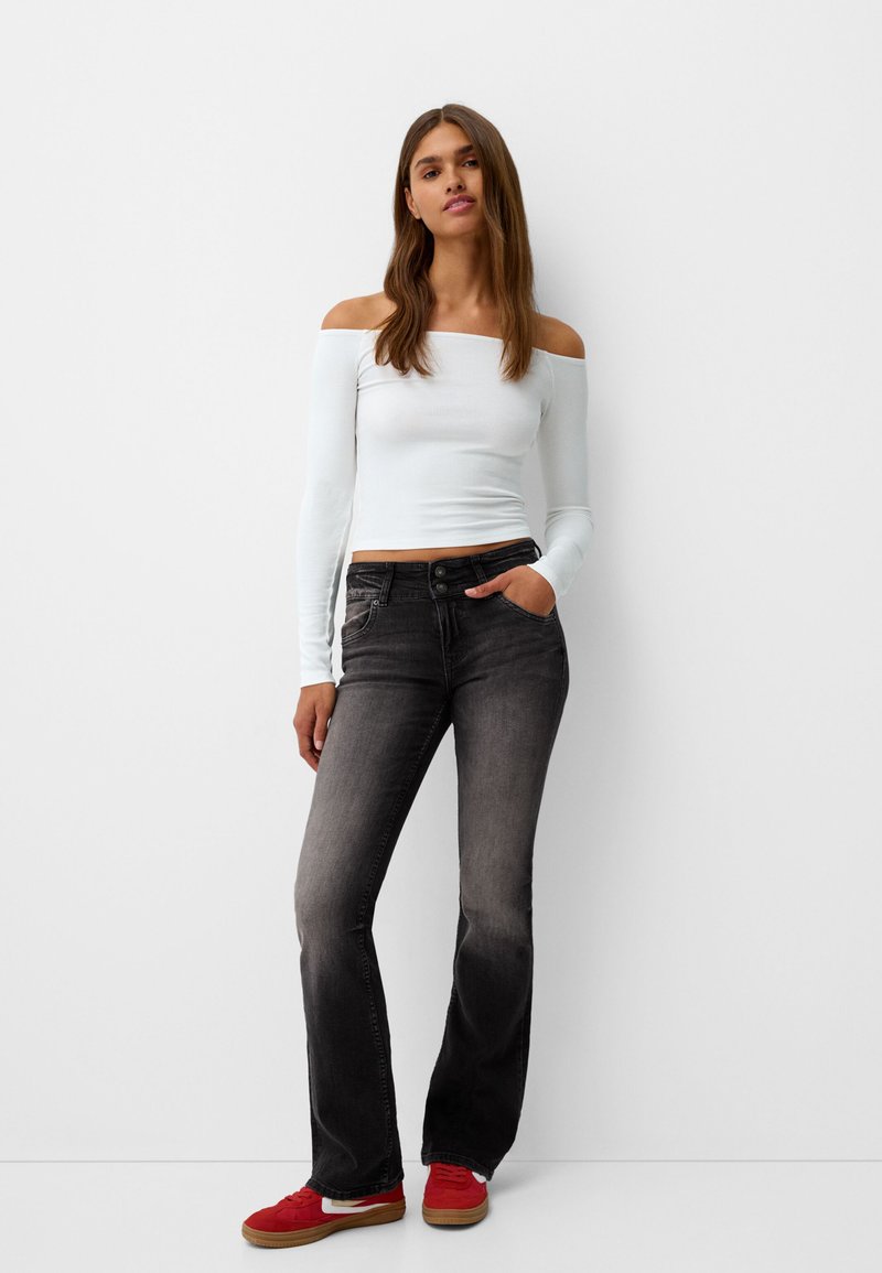 Bershka Bootcut jeans zwart denim/blackdenim Bershka Bootcut jeans zwart denim/blackdenim