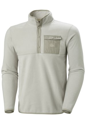 Lichtgrijze fleece pullover met een staande kraag, een halve knoopsluiting en een borstzak met een rechthoekige logo patch.
