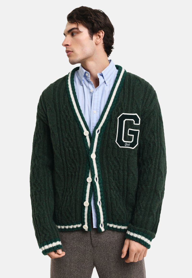 GANT SEASONAL G CABLE V-NECK - Casaco de malha - tartan green