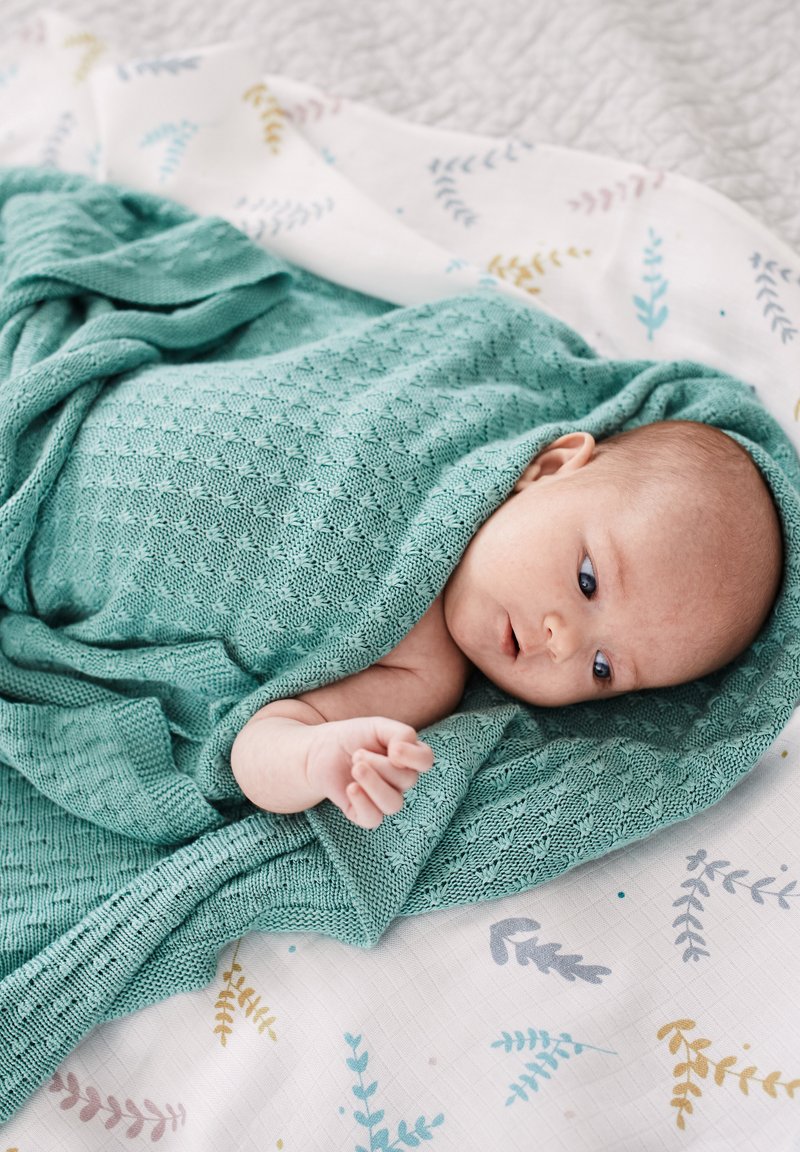 Pink no more BABY BLANKET BAMBOO YARN Babydeken green/groen