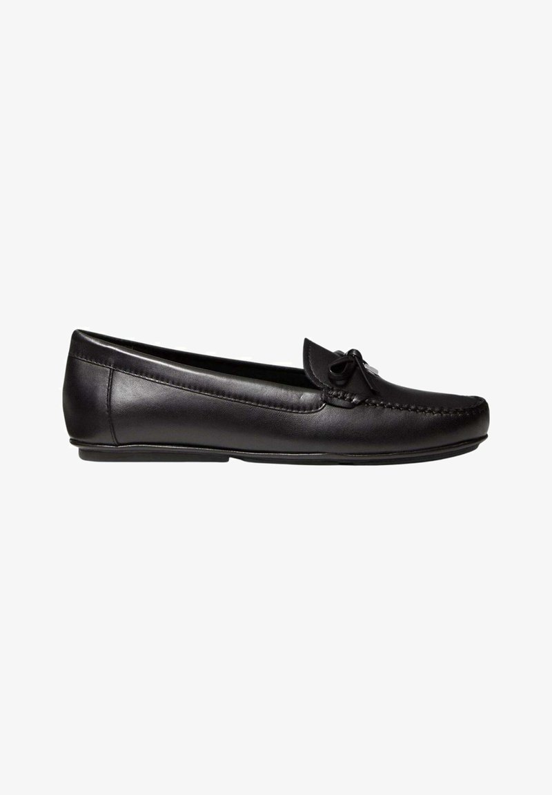 Mocassin en cuir noir à enfiler avec un bout rond, un petit nœud sur le dessus et un talon plat bas.
