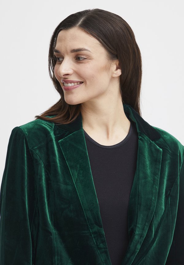 FRDONNA - Blazer - ponderosa pine4