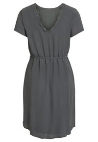 Robe grise à manches courtes, décolleté en v avec un bord en dentelle, taille ceinturée et jupe fluide. Fabriquée en tissu léger, texture lisse.