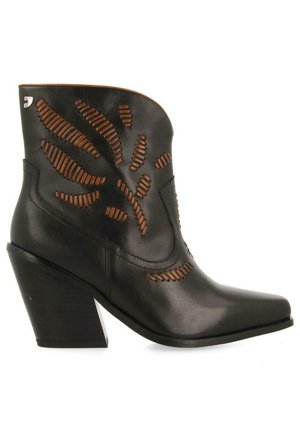 BORDADO RAJEC - Botines camperos - cuero