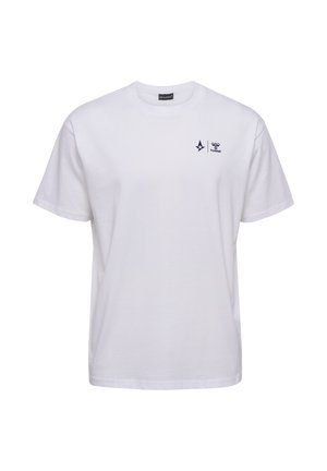 Hvid bomulds T-shirt med rund hals, korte ærmer og et lille marineblåt logo på brystet. Klassisk pasform og glat tekstur.