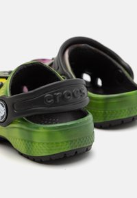 Crocs SMU CLASSIC TIE DYE GLOW IN THE DARK OVERLOAD UNISEX - Ciabatte da mare - black/multi-coloured