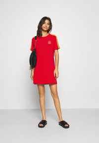 adidas Originals STRIPES SPORTS INSPIRED REGULAR DRESS - Obleka iz džersija - red