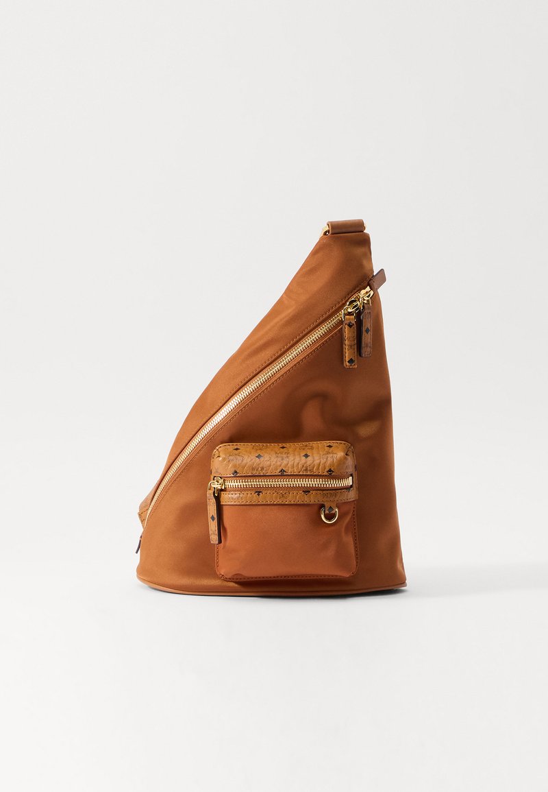 MCM AREN SLING UNISEX - Pojasna torbica - cognac