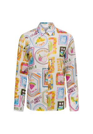 Knoopshirt met een witte achtergrond en kleurrijke prints van fruit en reizen. Lange mouwen, kraag en lichtgewicht stof.