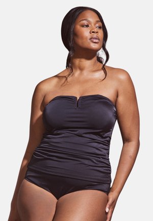 Zwarte strapless zwemkleding met een gerimpeld ontwerp en een sluiting aan de voorkant. Soepele textuur met een aansluitende onderkant.