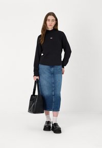 Tommy Jeans BADGE  - Striktrøje - black