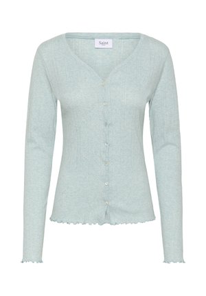 Világoskék kardigán V-nyakkivágással, hosszú ujjakkal, gombos záródással, bordázott textúrával és fodros aljjal, puha anyagból készült.