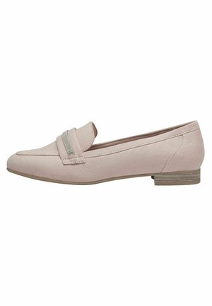 Rosa Wildleder-Loafer mit einem metallischen Streifen über dem Vorderblatt, runder Zehenform und einem niedrigen Blockabsatz. Glatte Textur, minimalistisches Design.