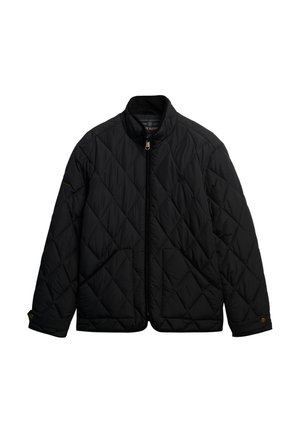 Chaqueta negra acolchada, con un cuello alto, cierre frontal y detalles de puños abotonados. Textura suave con un patrón en forma de diamante.