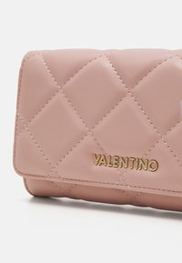 Valentino Bags OCARINA - Portefeuille - cipria