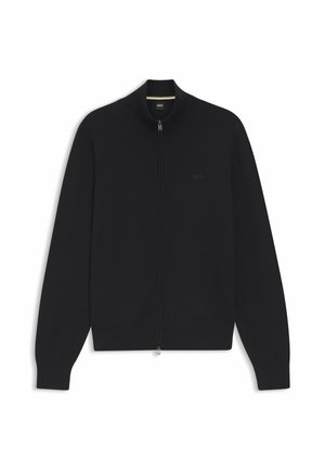 Musta vetoketjullinen neulecardigan korkealla kauluksella, pitkät hihat, resorit hihoissa ja hillitty "BOSS"-logo rinnassa.