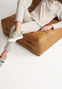 JOOP! Jersey con capucha - sand