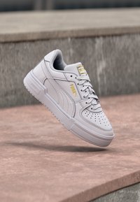 PRO CLASSIC UNISEX - Sneaker low - white
