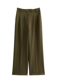Pantalones de pierna ancha en verde oliva, confeccionados en una tela suave, con pliegues delanteros, una cintura con pasadores para cinturón y un ajuste entallado.