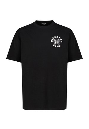 Schwarzes Baumwoll-T-Shirt mit kurzen Ärmeln, einem Rundhalsausschnitt und einem weißen "DISASTER CLUB"-Grafikdesign mit einem Schmetterling auf der Vorderseite.