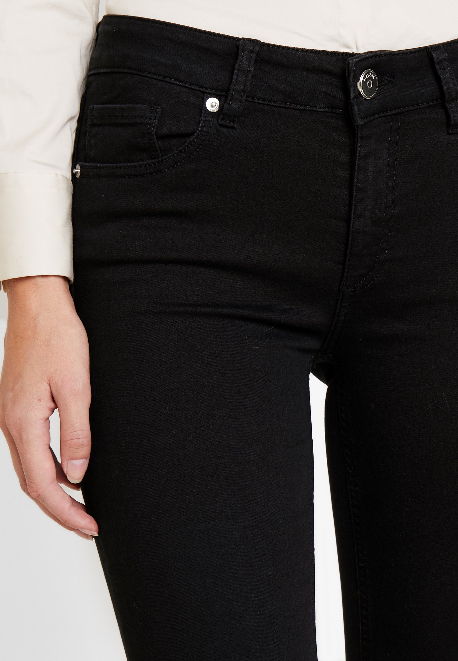 pieszak flared jeans