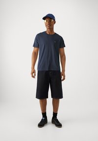 Abercrombie & Fitch ICON NEUTRALS 5 PACK  - Βασικό μπλουζάκι - black/sky captain/birch/white