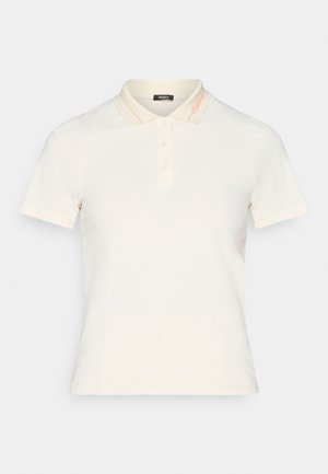 Polo em off-white, com um colarinho clássico, pala de três botões e um discreto bordado laranja no colarinho, feito de um tecido suave.