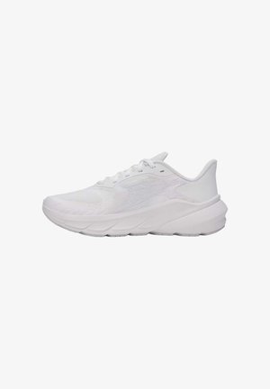 Weißer athletischer Laufschuh mit Mesh-Obermaterial, Schnürverschluss und dicker, gepolsterter Sohle, von der Seite auf weißem Hintergrund gezeigt.