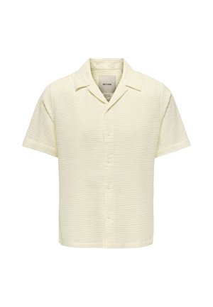 Camisa de manga corta de color amarillo claro con un patrón texturizado, cierre de botones en la parte delantera y cuello. El material parece ligero y transpirable.