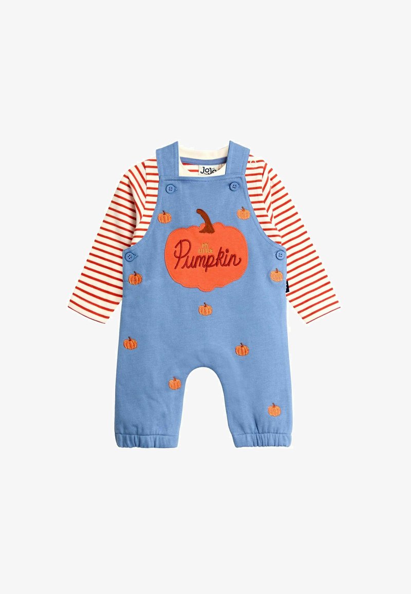 Zils bērnu romperis ar apelsīnu ķirbju dizainiem un uzrakstu "Mans Maziņš Ķirbītis", apvienots ar balto un sarkano svītraino garo piedurkņu kreklu.