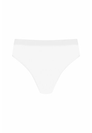 String blanc en coton avec une texture lisse, design taille mi-haute et ceinture élastique. Style minimaliste sans motifs ni accents visibles.