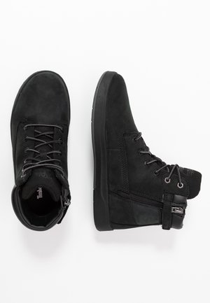 Korkeavartiset tennarit - black