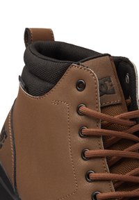 DC Shoes MASON 2  - Členkové šnurovacie čižmy - dbr dark brown