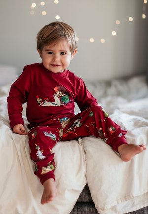 Geggamoja PETTSON AND FINDUS - Nattplagg set - dark red