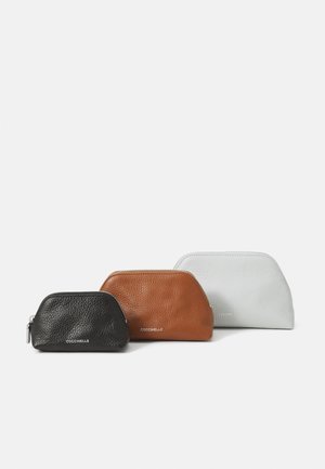Coccinelle 3 PACK - Wash bag - snow/cognac/noir