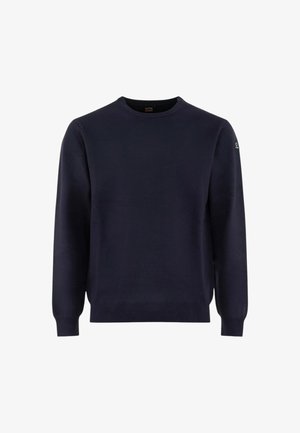 Maglione blu navy in morbido tessuto a maglia, con maniche lunghe, scollo rotondo e un dettaglio logo sulla spalla sinistra.