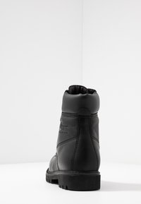 Panama Jack Botins de atacadores - black