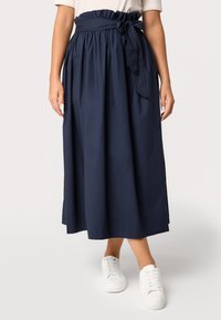 QUIOSQUE Plisovaná sukně - dark blue