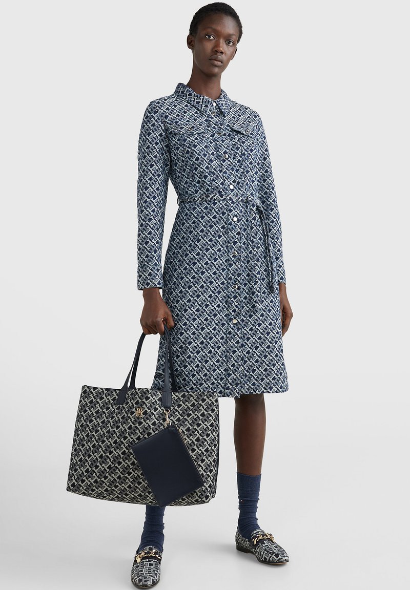 Tommy Hilfiger ICONIC Tote bag denim color/blue Zalando.de