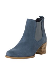 Blå mockaskinn ankle boot med elastiska sidopaneler, en staplad träklack och rund tå; slät yta med sömdetaljer.