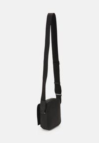 Calvin Klein MINIMALISM CUBE REPORTER UNISEX - Torba na ramię