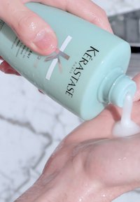 KÉRASTASE BAIN DIVALENT - Shampoo